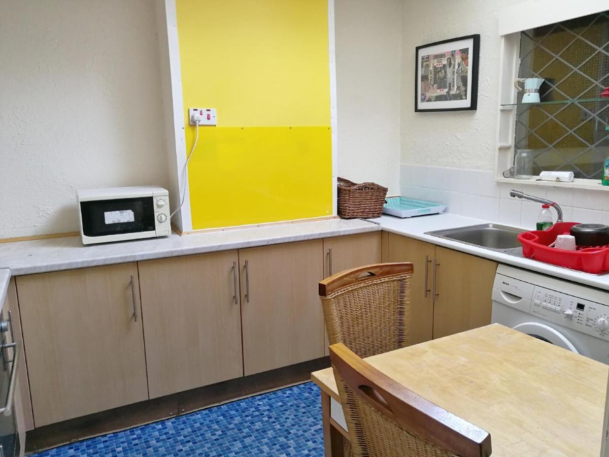 A Double Bedroom Near Glasgow City Centre Not In Great Condition Suitable For Short Stay Kültér fotó