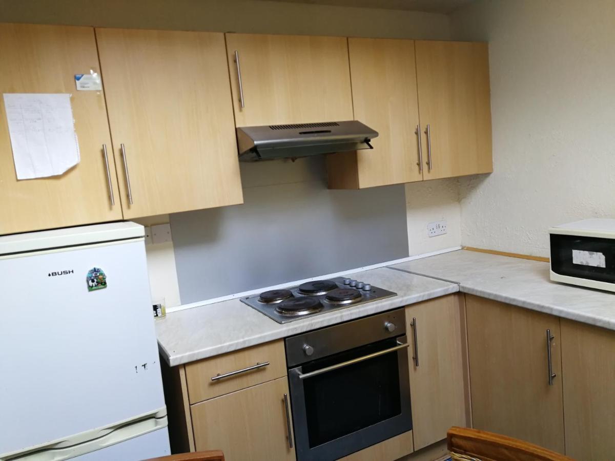A Double Bedroom Near Glasgow City Centre Not In Great Condition Suitable For Short Stay Kültér fotó