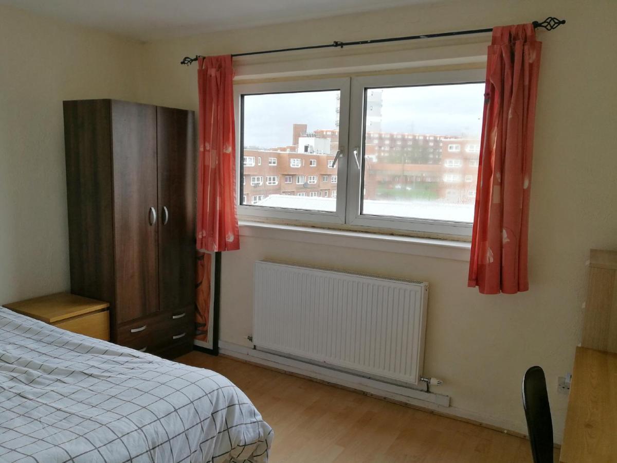 A Double Bedroom Near Glasgow City Centre Not In Great Condition Suitable For Short Stay Kültér fotó